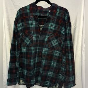 Cozy long sleeve flannel shirt. Lightly used. Great for the fall weather.
